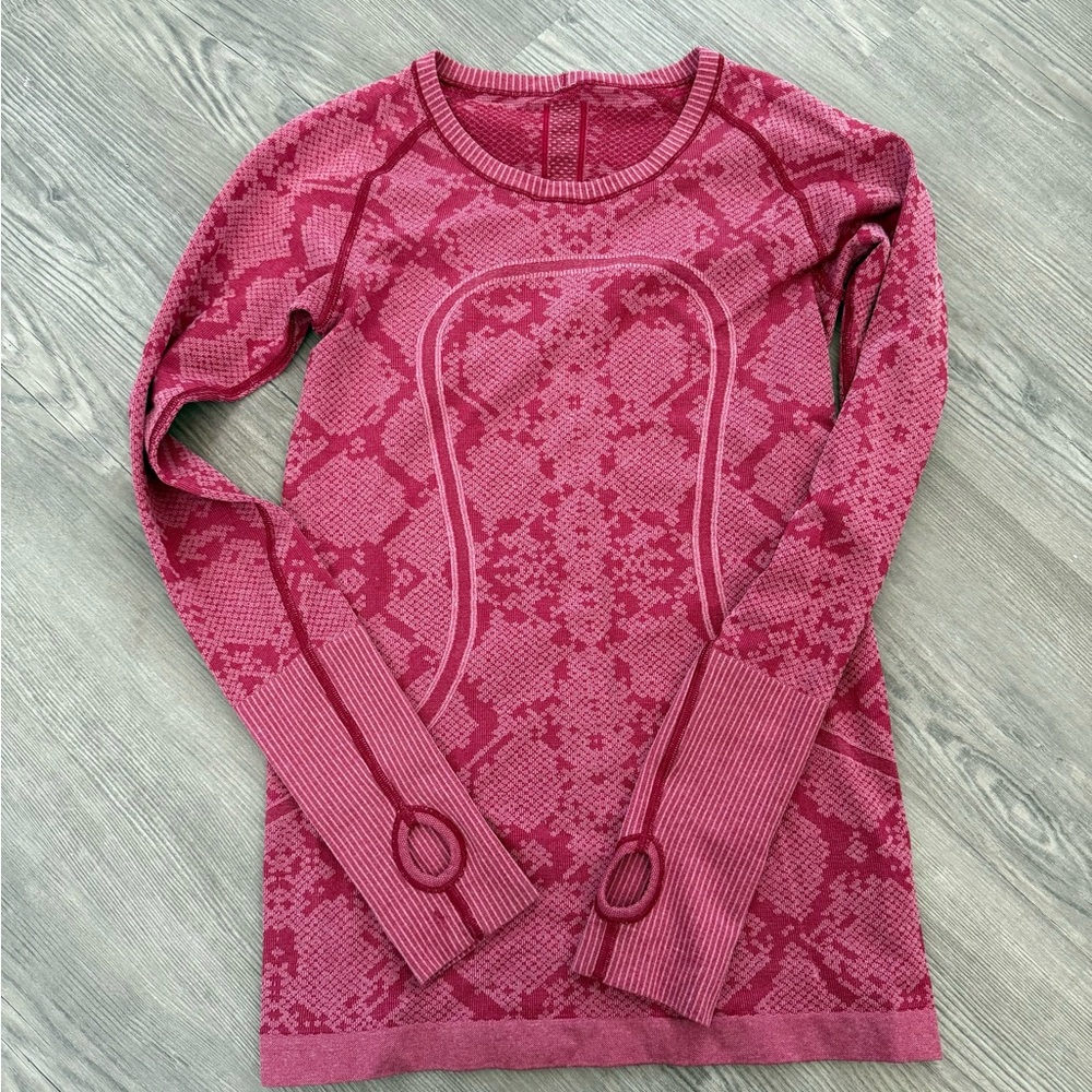 Lululemon women’s swiftly tech long sleeve shirt